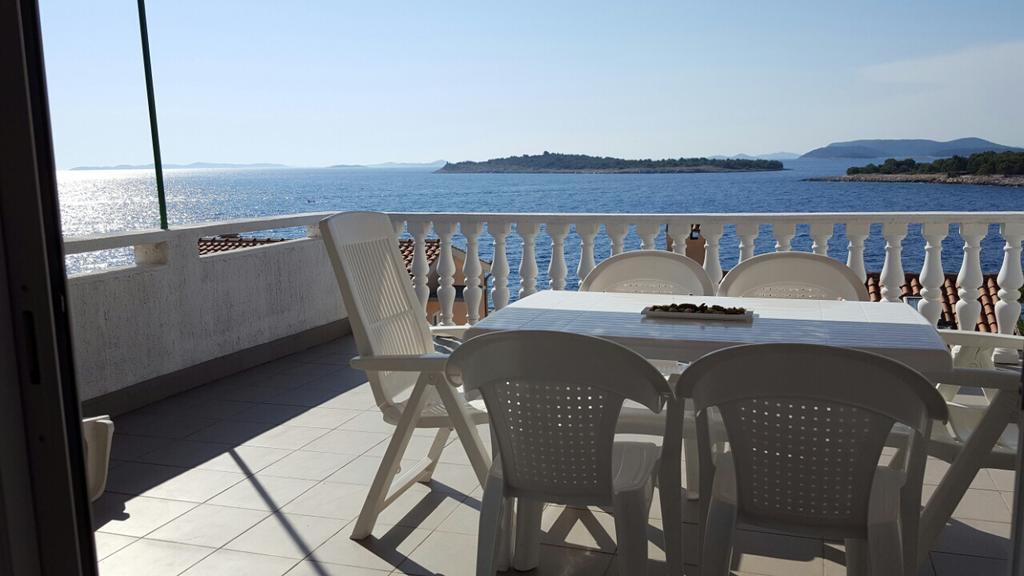 Apartments Eva Primošten Dış mekan fotoğraf